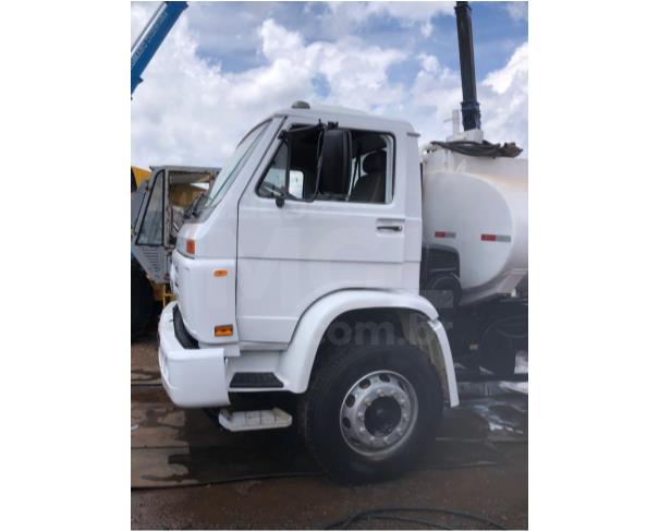 Foto de CONTAGEM MG - VOLKSWAGEN  26.260 E COM PIPA 15 MIL LITROS - TRAÇADO 