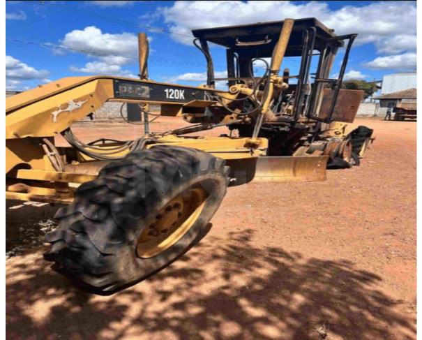 Foto de VIANÓPOLIS/GO - Motoniveladora Komatsu, série 10842 modelo GD511A-1
