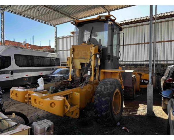 Foto de PIRAPETINGA/MG - Pá carregadeira Caterpillar modelo 924G