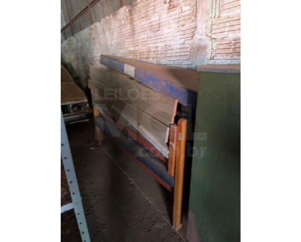Foto de PONTES GESTAL/SP - Armários tipo vitrine, Camas com estrutura em MDP solteiro, Prateleiras de aço, e armário de madeira, Arquivos e armário de aço, Armário de aço