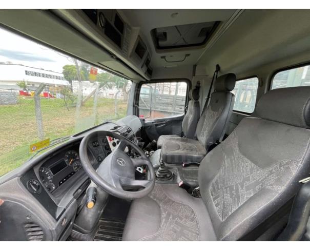 Foto de RIO DE JANEIRO/RJ- VTNE CAMINHÃO EMP GE ATEGO 1725/42 5T 4X4 MERCEDES-BENZ