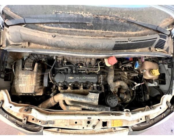 Foto de LAVRAS/MG - CHEVROLET ZAFIRA CONFORT - 2010/2010 - COR : BRANCO 