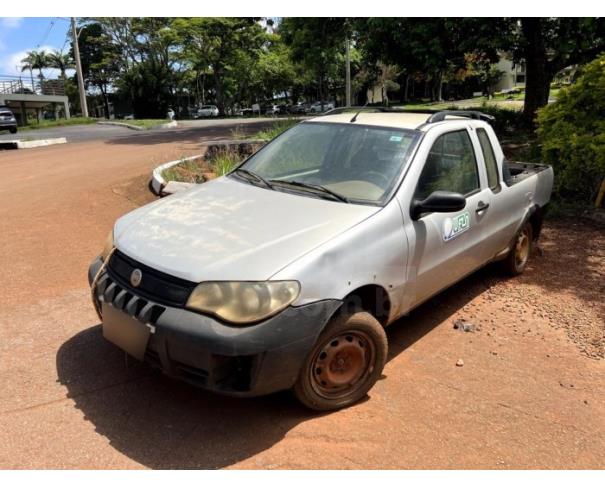 Foto de LAVRAS/MG - FIAT STRADA FIRE CE - 2007/2007 - COR: PRATA - 