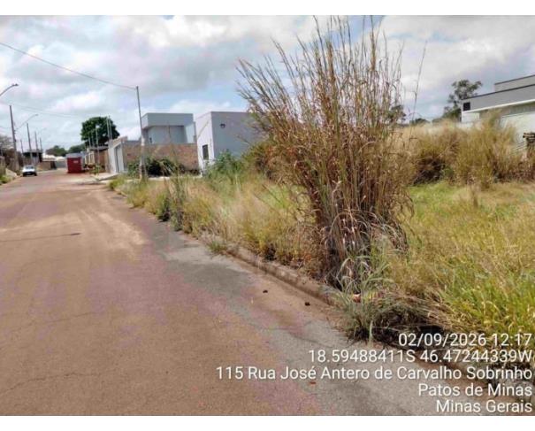 Foto de PATOS DE MINAS/MG - Lote urbano com área de 1.186,02 m², localizado na Rua Agostinho Rodrigues Galvão, bairro Afonso Queiroz