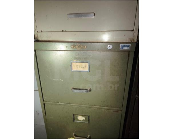 Foto de GUARANTÃ/SP -  Aparelho de Eletro, Maquina de passar veneno, Televisão-, pulverizador 7,5 L, Gaveteiros