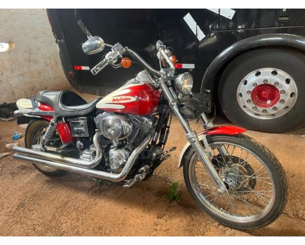 Foto de LAVRAS/MG - MOTOCICLETA HARLEY DAVIDSON -1979/1979 - COR BRANCA(PROVENIENTE DE DOAÇÃO). 