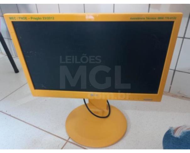 Foto de MATIPÓ/MG- Lote de bens diversos (Escola Municipal Presidente Medici) 