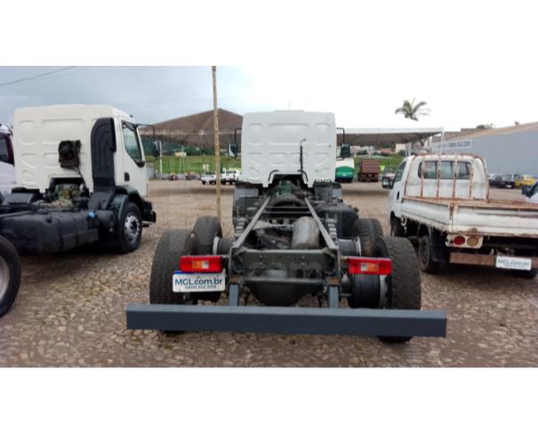 Foto de ITAÚNA MG CAMINHÃO NO CHASSI - VOLVO VM 330 6X4 TRAÇADO 