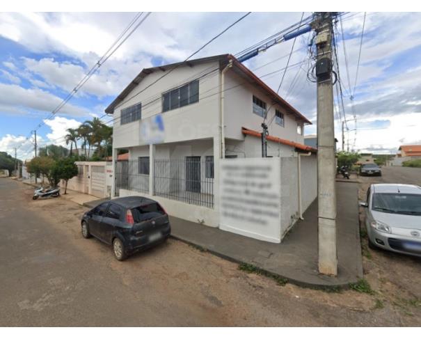 Foto de TRÊS MARIAS/MG — Casa com 2 Pavimentos no Bairro Boa Sorte