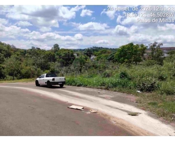Foto de PATOS DE MINAS/MG - Lote urbano com área de 4.523,46 m², localizado no bairro Altos dos Caiçadas 