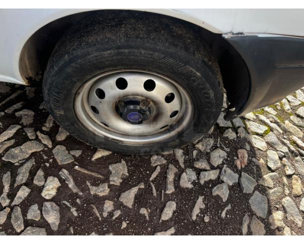 Foto de ITAÚNA/MG- FORD COURIER 1.6L 2000/2000 BAIXADO/SUCATA- PA12609