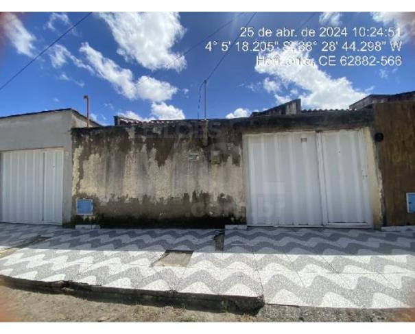 Foto de HORIZONTE/CE — Casa com 3 quartos e 2 Vagas na Garagem no Bairro Diadema