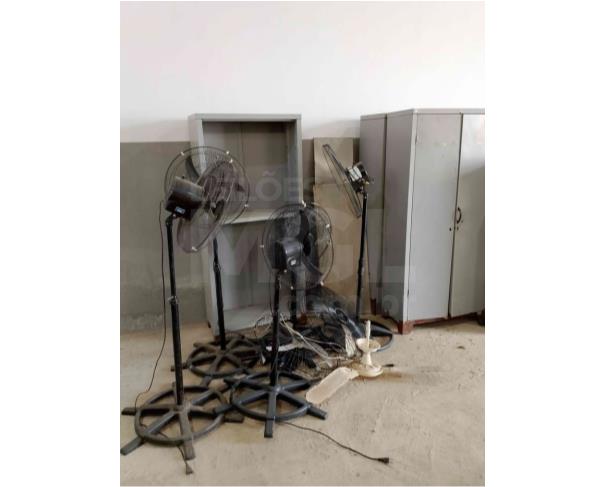 Foto de SÃO GERALDO DO BAIXIO/MG - Lote de armários e ventiladores