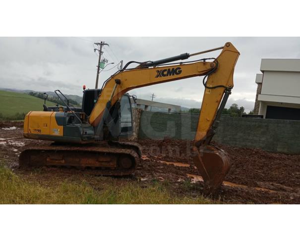 Foto de ENGENHO VELHO/RS - Escavadeira Hidráulica sobre Esteiras XCMG, modelo XE150BR, ano 2021, cabine fechada, motor diesel, equipada com lança hidráulica e caçamba de escavação