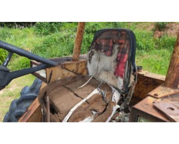 Foto de DIVINÓPOLIS/MG - Trator Agrícola CBT modelo 8440