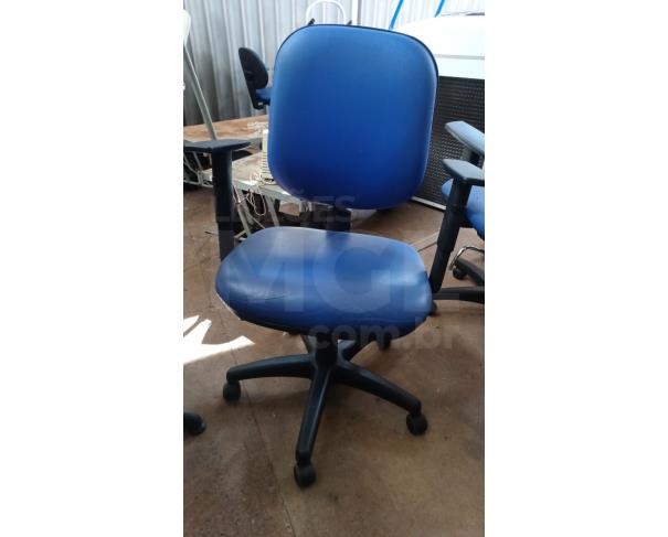 Foto de UBERLÂNDIA/MG - LOTE COMPOSTO POR MOBILIÁRIO, ELETRODOMÉSTICOS E EQUIPAMENTOS DIVERSOS 