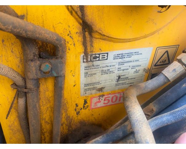 Foto de VILA VALÉRIO/ES - Retroescavadeira JCB, modelo 3CX