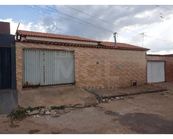Foto de ÁGUAS LINDAS DE GOIÁS/GO — Casa com 3 quartos e 1 vaga na garagem no bairro Jardim da Barragem IV