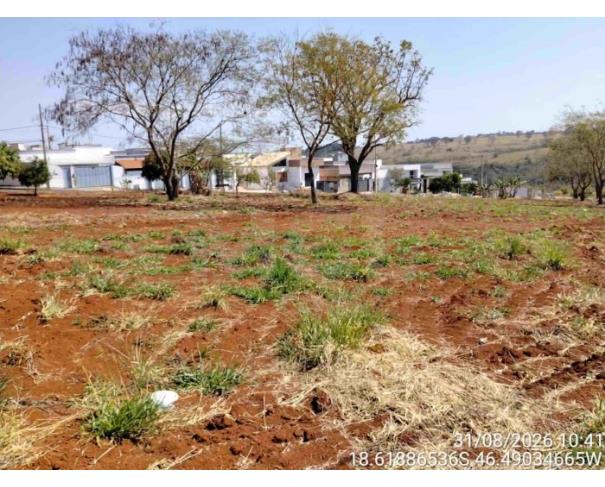 Foto de PATOS DE MINAS/MG - Lote urbano com área de 4.244,62 m², localizado no bairro Campos Elíseos 