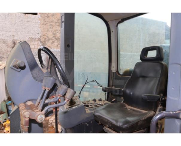 Foto de DIVINO/MG - Motoniveladora New Holland, modelo 140B.