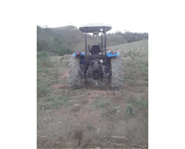 Foto de ALTO RIO DOCE/MG - Trator LS Plus 80.