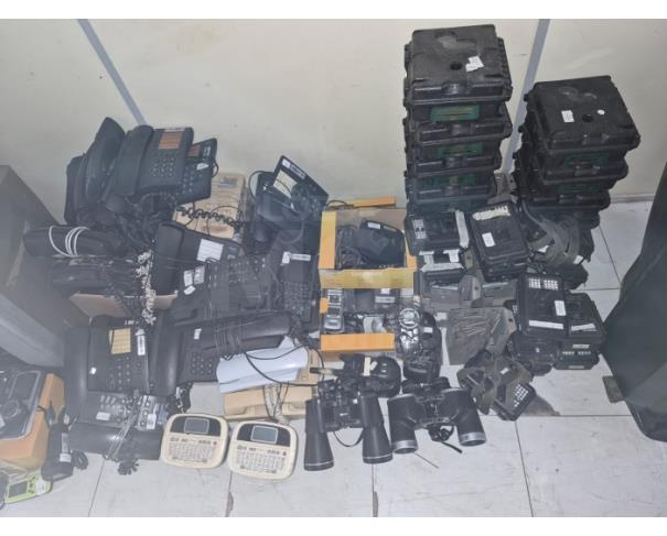Foto de CORUMBÁ/MS- Maquinas fotográficas, telefones, televisores, GPS e outros