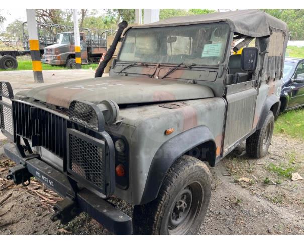 Foto de RIO DE JANEIRO/RJ- VTNE PICAPE EMP GE DEFENDER 90 1/2T 4X4 LAND ROVER