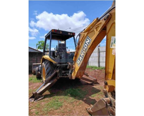 Foto de PARAGUAÇU/MG - Retroescavadeira Randon, modelo RK406, tração 4x4