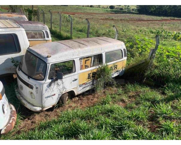 Foto de PARDINHO/SP - Camioneta Volkswagen / Kombi, 2001/2002, GASOLINA 
