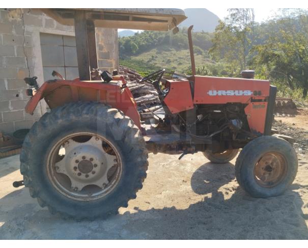 Foto de Águia Branca /ES- Trator Agrícola Ursus, modelo 3512 turbo