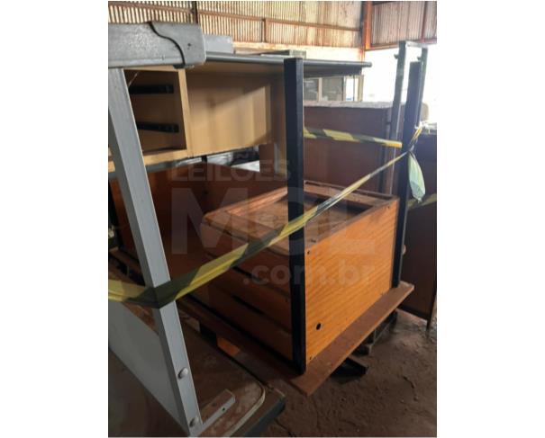 Foto de PONTES GESTAL/SP - Móvel Pulpito, armário de madeira, Mesas de madeira escrivaninha, Macas obstétricas, gabinete de aço, Armários de madeira e mesa, Mesas de madeira, Armário TV com rodas, Mesas de madeira