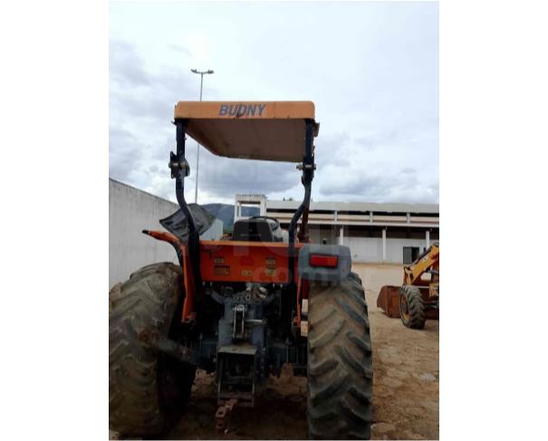 Foto de SÃO GERALDO DO BAIXIO/MG - Trator Budny, modelo 7540, 4x4