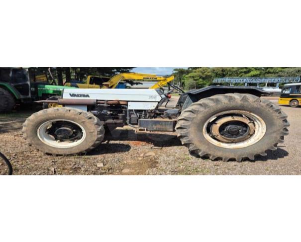Foto de CAMPESTRE DA SERRA/RS - Trator Agrícola Cabinado Valtra – modelo 785 – 4x4