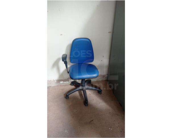 Foto de UBERLÂNDIA/MG - LOTE COMPOSTO POR MOBILIÁRIO, ELETRODOMÉSTICOS E EQUIPAMENTOS DIVERSOS 