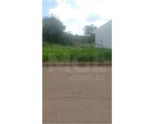 Foto de FORMIGA/MG LOTE COM ÁREA DE 480M2 LOTEAMENTO DE FURNAS IATE CLUBE
