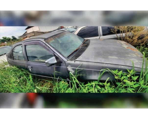 Foto de PERDÕES/MG -  SUCATA -  GM KADETT SLEFI - 1993/1993