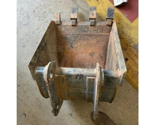 Foto de CONTAGEM /MG AFTER COOLERS CATERPILLAR, HELICES DE EQUIPAMENTOS DIVERSOS, 1 CAÇAMBA RETRO ESCAVADEIRA JOHN DEERE, 1 PALETE DE MATERIAL DE DESGASTE DE EQUIPAMETOS DIVERSOS NO ESTADO EM QUE SE ENCOTRAM.-- PA13009