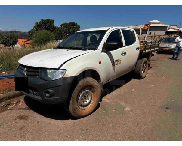 Foto de TIROS/MG - Caminhonete Mitsubishi L200 Triton GL D, 2017/2018, DIESEL 