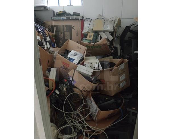 Foto de NOVO HAMBURGO/RS - Lote composto por Aparelhos telefônicos, câmeras diversas, estabilizadores, impressoras