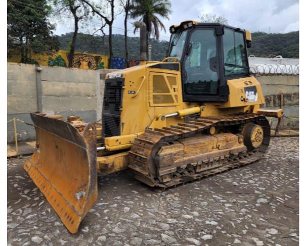 Foto de TRATOR DE ESTEIRAS CATERPILLAR  D6K ANO 2011  HORÍMETRO 7.560