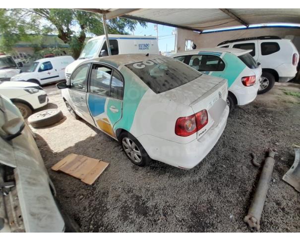 Foto de RIO DAS OSTRAS/RJ - VW POLO SEDAN 2.0 COMFOR
