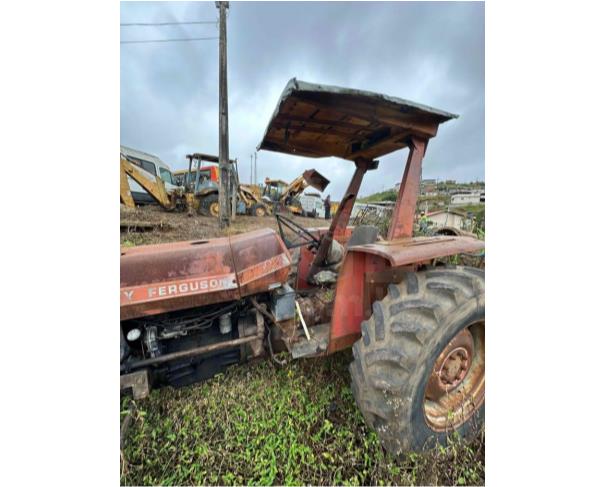 Foto de SANTA BARBARA DO MONTE VERDE/MG - TRATOR AGRÍCOLA MASSEY FERGUSON 265 4X2