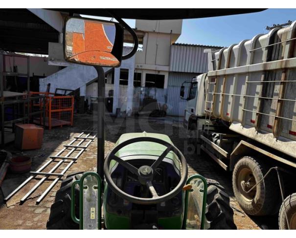 Foto de PIRAPETINGA/MG - Trator John Deere