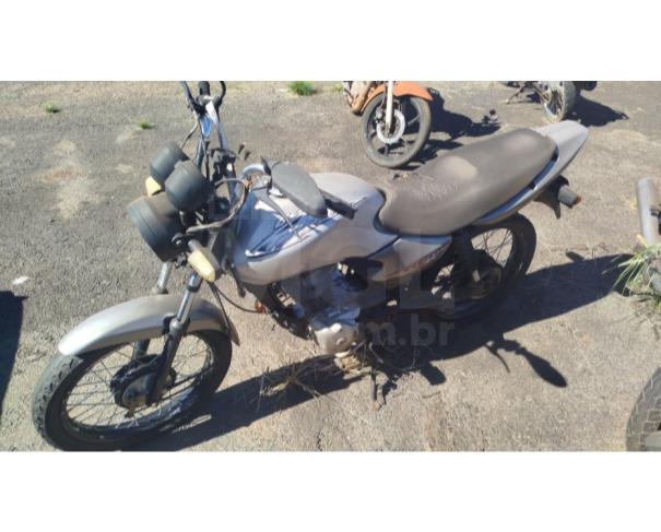 Foto de APARECIDA DE GOIÂNIA/GO - Lote com 08 motos, 08 carros e 02 blocos de motores - SUCATAS PARA DESTRUIÇÃO