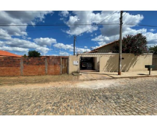 Foto de MANGA/MG – Casa com a área de 59,50m², situada no bairro Nova Era