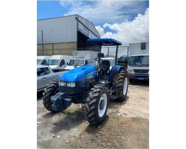 Foto de CONTAGEM MG - TRATOR DE PNEUS NEW HOLLAND TL 75 ANO 2012 COM 2.900H
