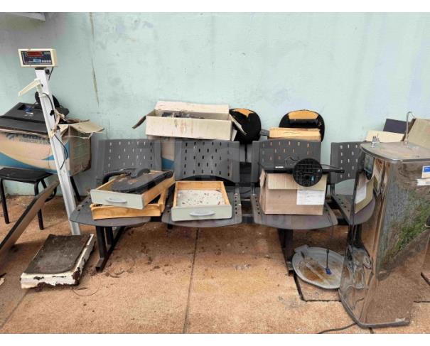 Foto de TIROS/MG - LOTE COMPOSTO POR MÓVEIS, EQUIPAMENTOS, ELETRÔNICOS E BENS DIVERSOS
