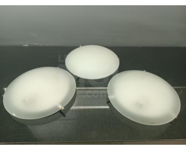 Foto de GOVERNADOR VALADARES/MG - Luminárias de teto tipo plafon/embutir, com estrutura metálica e difusor de vidro fosco