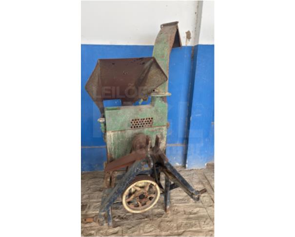 Foto de ALAGOINHA/PE - MAQUINA AGRÍCOLA ENSILADEIRA FORRAGEIRA, ACIONAMENTO AO TRATOR COM ENGATE DE 3 PONTOS, BICA DE SAÍDA ALTA E CURVA
