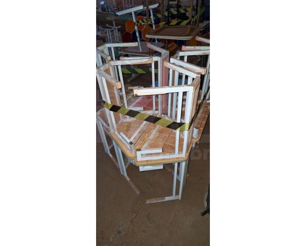 Foto de PONTES GESTAL/SP - Cadeiras escolares, Cadeiras estofadas, Mesas escolares e mesa adaptada, Carteiras infantis coloridas, Mesas infantis coloridas